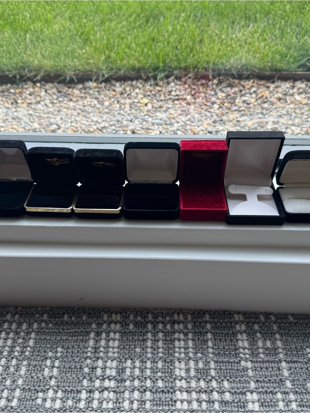 Velvet Jewelry Gift Boxes Set - Red and Black